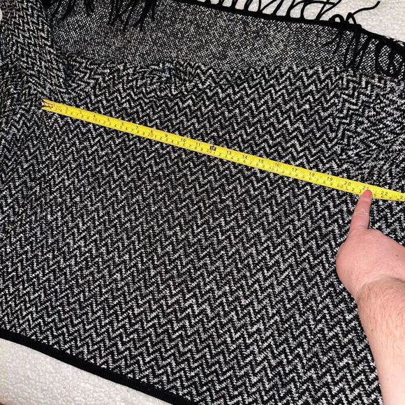 Chicos Women’s Black White Fringe Cardigan Sweater Size 1 (Medium) EUC - Picture 9 of 12